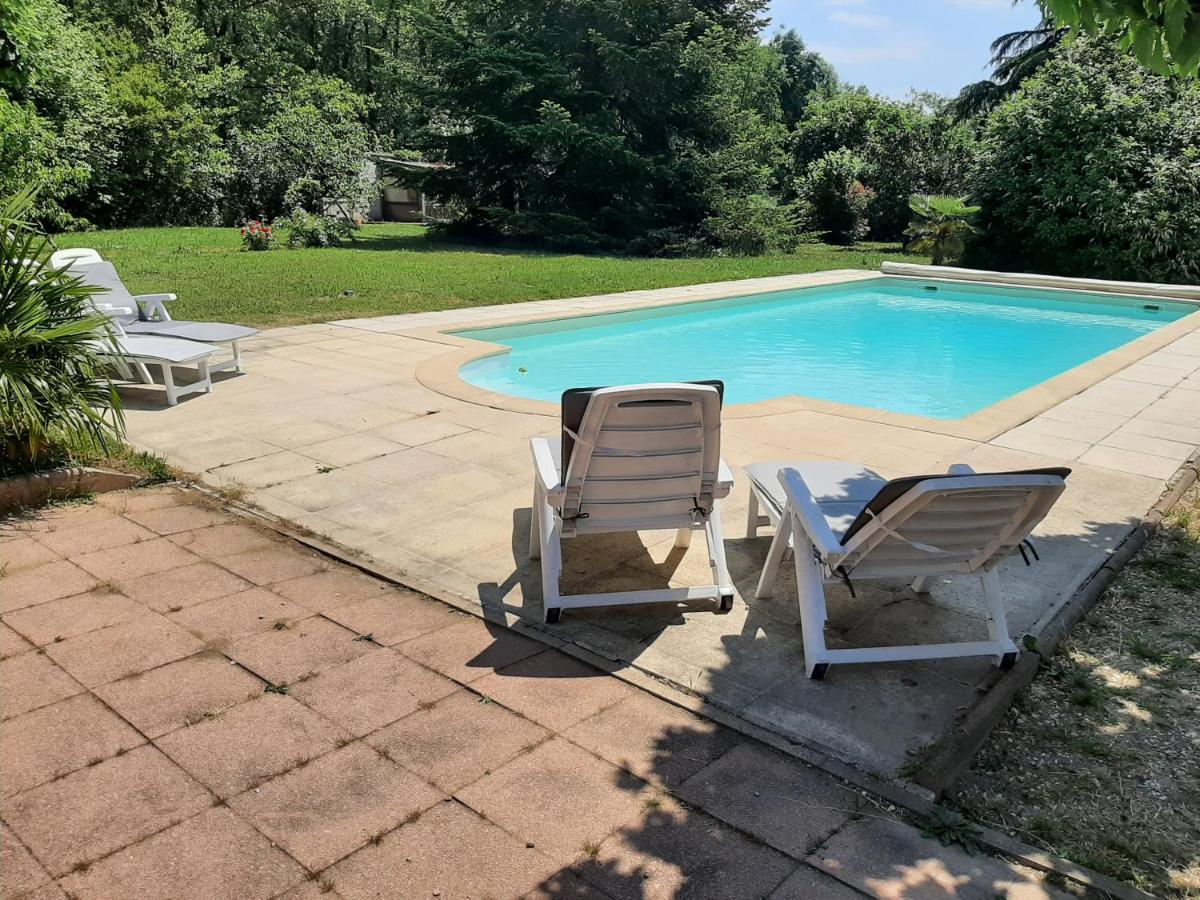Gite A La Campagne Avec Piscine Biziat Exterior photo